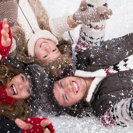 Joschi Sporthaus هوشكار