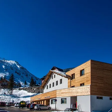 Joschi Sporthaus Hotel 4*